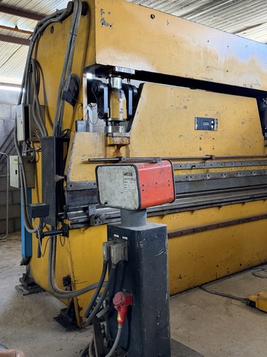Pressa piegatrice lamiere - pressa,