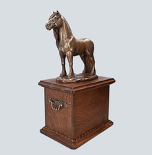 Urna di legno per cavallo