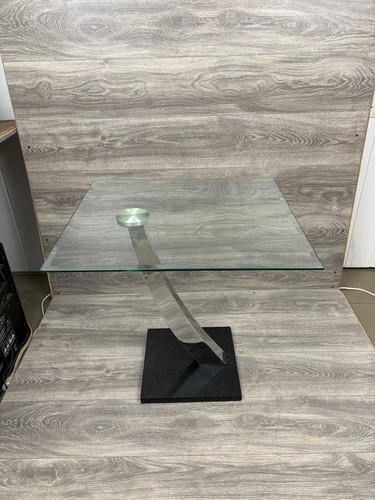 Tavolo fine moderno metà
