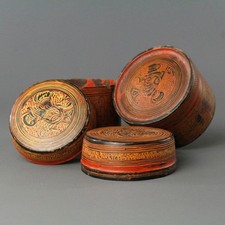 Antica scatola birmana in