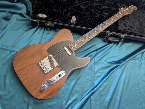 Chitarra elettrica usata