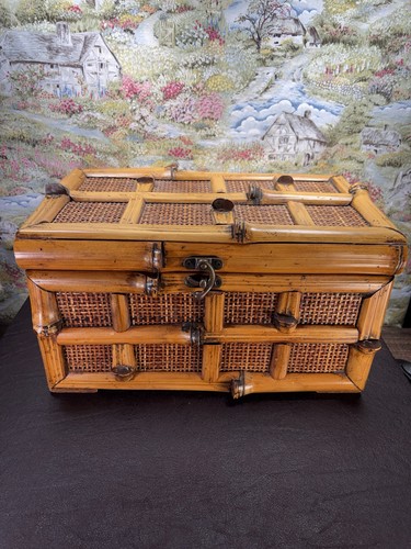 Cassapanca vintage rattan - in,