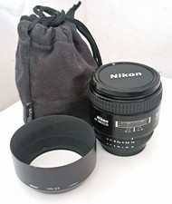 Nikon AF Nikkor 85 mm f 1:1.8 D + Paraluce HN-23 + Custodia orig.