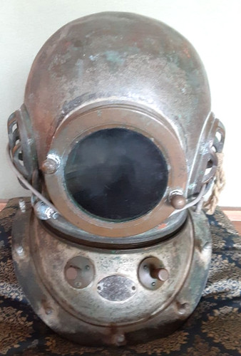Antico casco immersione - casco,
