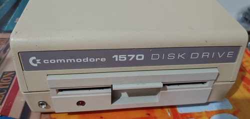 Commodore 128 floppy 1570 - 64/128,