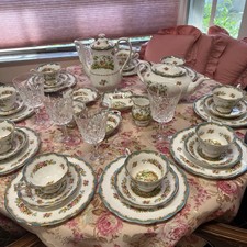 ROYAL ALBERT "CHELSEA BIRD"