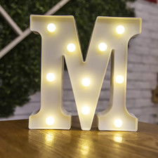 Lettere Luminose a Forma Di