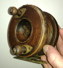 ancien moulinet de pêche en