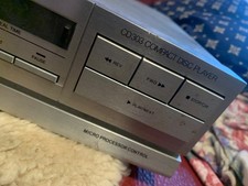 Lettore CD303 COMPACT disc