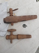 Vecchio Rubinetto In Legno Per