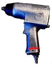 Avvitatore a percussione