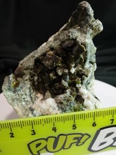MINERALI ITALIANI: VESUVIANITE IN PROIETTO VULCANICO - SOMMA VESUVIO leggi sotto