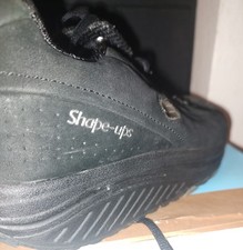 Scarpe tonificanti Skechers Shape Ups taglia 9,5 - nere 