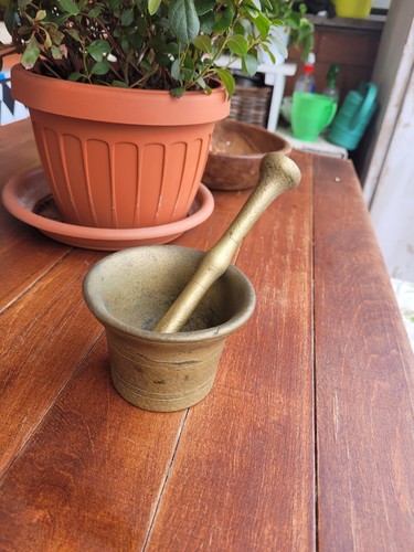 Antico mortaio con - mortaio,