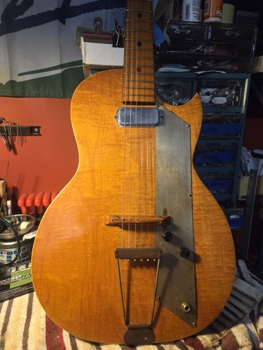 Chitarra elettrica vintage