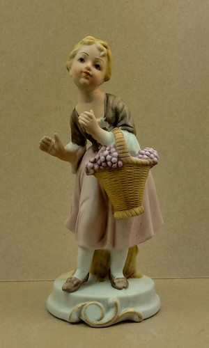Statuina porcellana decorata - , a