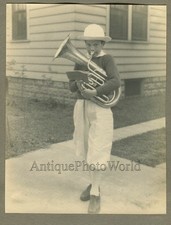 Bellissimo ragazzo in cappello