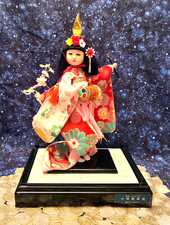 Bambola geisha giapponese in