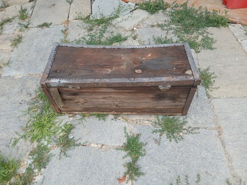 Vecchio baule legno e - vecchio,