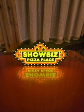 Showbiz Pizza Place - Insegna
