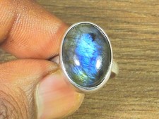 Anello ovale in labradorite