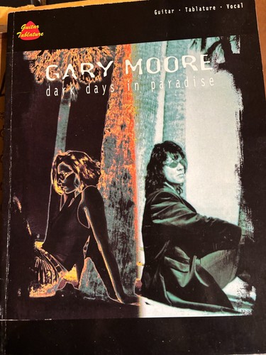 Gary moore suona la - -, chitarra