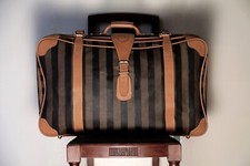 Valigia Fendi autentica, in tela pequin stripe nera/canvas e pelle naturale