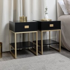 Coppia di tavoli comodino con