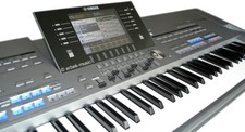 Workstation digitali Yamaha Tyros 5 76 tasti HD + 1 anno di garanzia