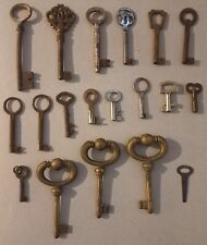 LOTTO 3° DI 19 CHIAVI ANTICHE PICCOLE VINTAGE DA COLLEZIONE