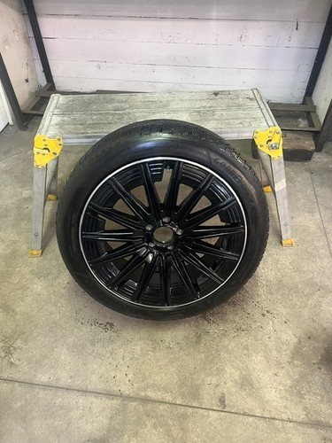 Cerchio nero con valvola tpms - cerchio,