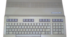 Commodore 128 con alimentatore