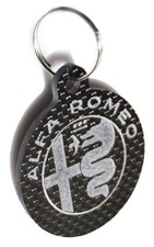 Portachiavi in CARBONIO modello: ALFA ROMEO dimensioni: 50 X 60 mm