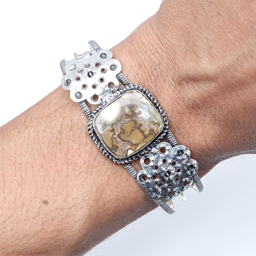 Bracciali braccialetti fatti - , a