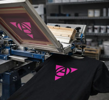 T-shirt triangolo rosa