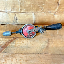 Antico trapano vintage manuale