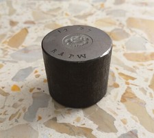 Antico punzone, fermacarte