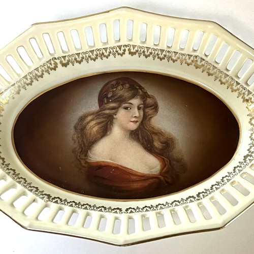 Antico piatto porcellana