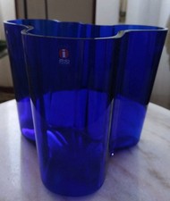 Vaso design Alvar Aalto, Maliakko Savoy prodotto da Iittala altezza 160mm 