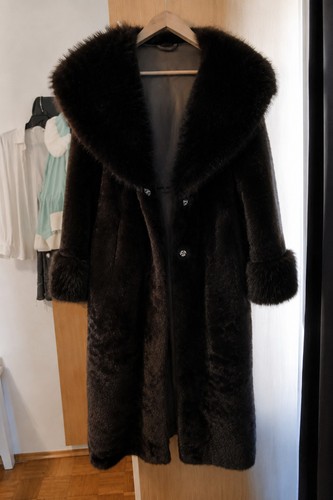 Eleganter kunstpelzmantel mit - eleganter,