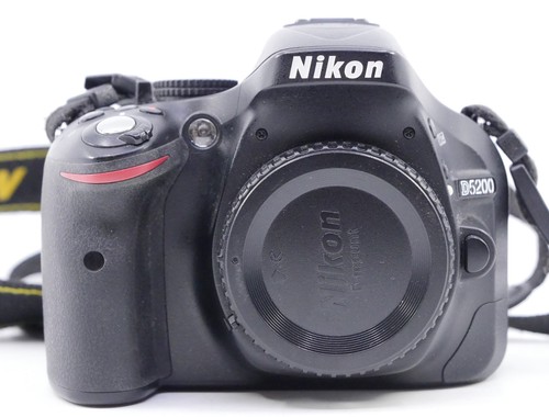 Nikon d5200 solo - nikon,