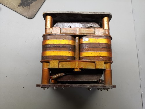 Grande trasformatore dual - dual, c