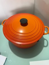 pentola in ghisa arancione  le creuset 24