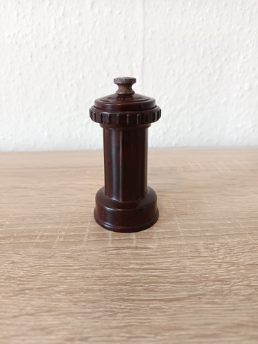 Bakelite dienes pepper grinder - dienes,