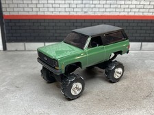 Camion 4x4 Chevy Blazer K5 1974 sollevato 1/64 pressofuso personalizzato fuoristrada macchine M2