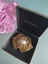 "PIERRE CARDIN" Spilla vintage, metallo e strass, lunghezza 8 cm.