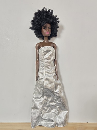 Barbie afroamericana capelli
