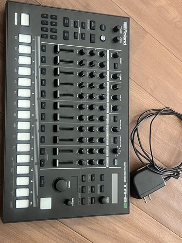 Roland rhythm performer - tr-8s,