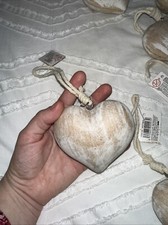 Lotto di 19 cuori in legno