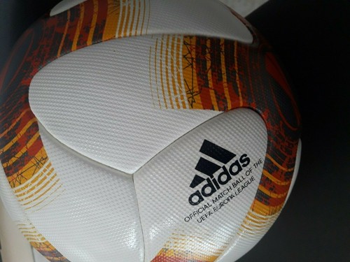 Pallone adidas ufficiale